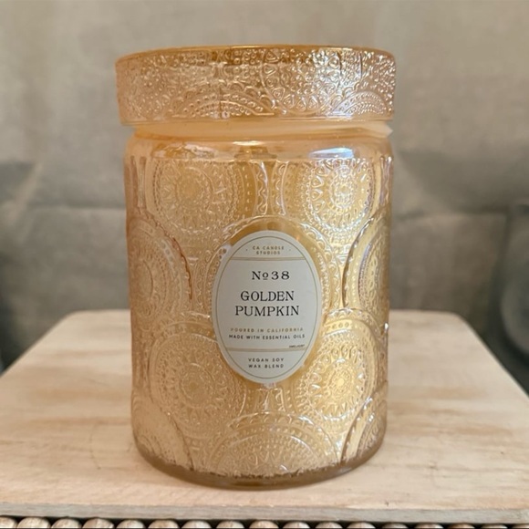 ❤️Leoben Co No.38 "Golden Pumpkin " Candle - Picture 1 of 4